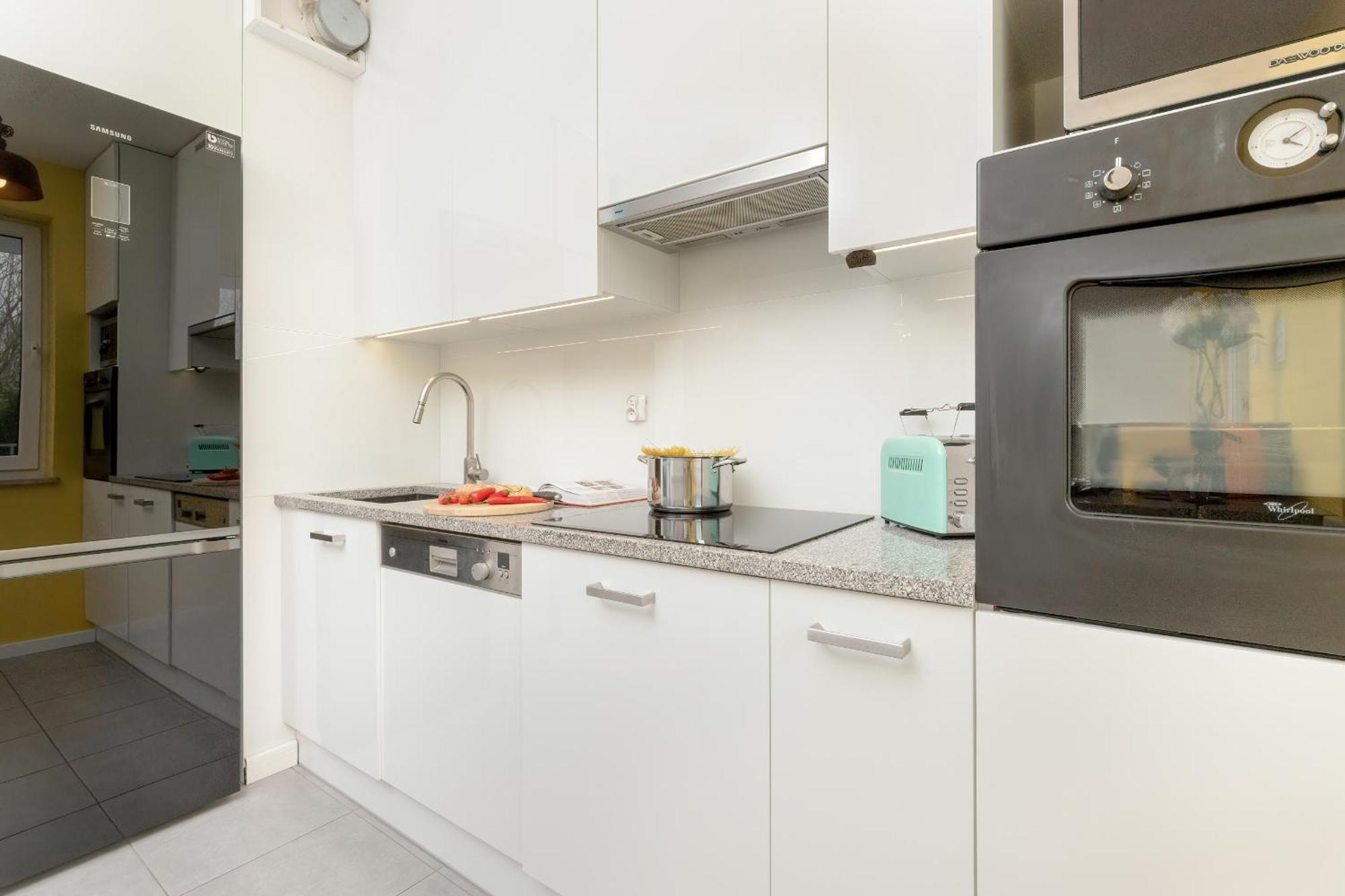 Apartament Pastel & Cozy With A Spacious Terrace In By Renters